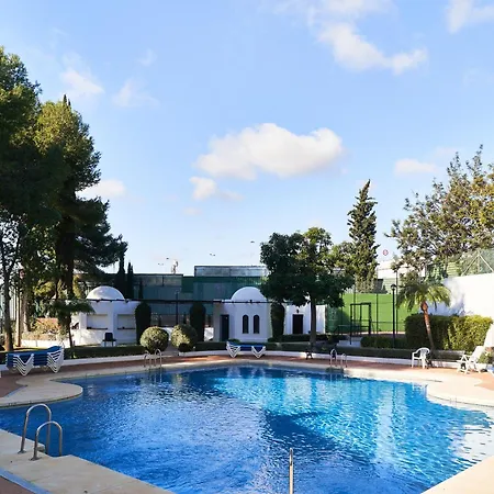 Marbella Banus Suites - Banus - Premium 2Br - 2Ba - Outdoor Balcony - Pool - Opposite Me Marbella Hotel - Walk To Beach - Near Puerto Banus Marina & El Corte Ing Luxury Shopping - Ideal For Families - Quiet Community Μαρμπέλλα