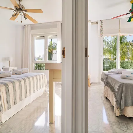 Marbella Banus Suites - Banus - Premium 2Br - 2Ba - Outdoor Balcony - Pool - Opposite Me Marbella Hotel - Walk To Beach - Near Puerto Banus Marina & El Corte Ing Luxury Shopping - Ideal For Families - Quiet Community *