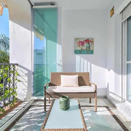 Διαμέρισμα Marbella Banus Suites - Banus - Premium 2Br - 2Ba - Outdoor Balcony - Pool - Opposite Me Marbella Hotel - Walk To Beach - Near Puerto Banus Marina & El Corte Ing Luxury Shopping - Ideal For Families - Quiet Community