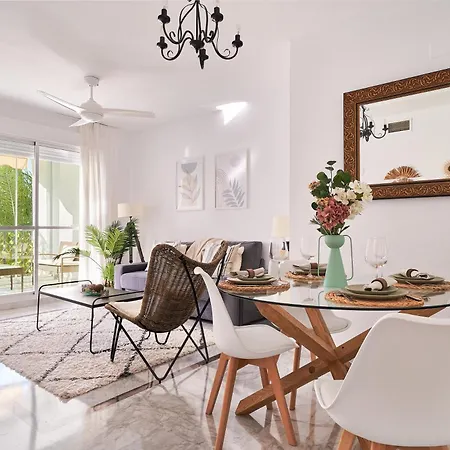 Marbella Banus Suites - Banus - Premium 2Br - 2Ba - Outdoor Balcony - Pool - Opposite Me Marbella Hotel - Walk To Beach - Near Puerto Banus Marina & El Corte Ing Luxury Shopping - Ideal For Families - Quiet Community