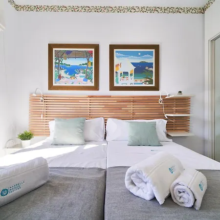Marbella Banus Suites - Banus - Premium 2Br - 2Ba - Outdoor Balcony - Pool - Opposite Me Marbella Hotel - Walk To Beach - Near Puerto Banus Marina & El Corte Ing Luxury Shopping - Ideal For Families - Quiet Community *