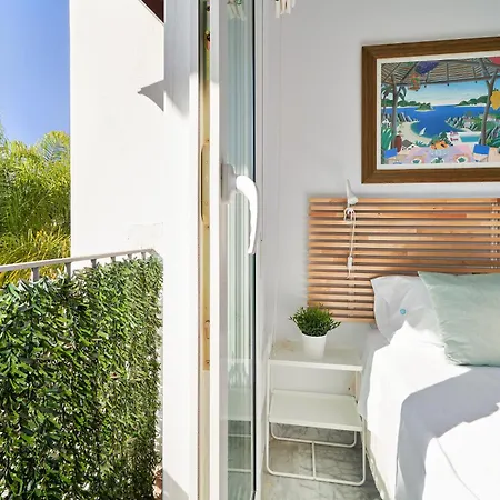 Marbella Banus Suites - Banus - Premium 2Br - 2Ba - Outdoor Balcony - Pool - Opposite Me Marbella Hotel - Walk To Beach - Near Puerto Banus Marina & El Corte Ing Luxury Shopping - Ideal For Families - Quiet Community Διαμέρισμα